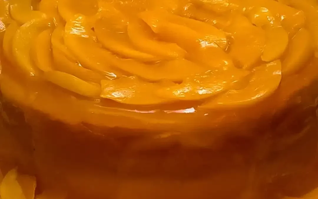 Ponqué de Salsa de Melocotón